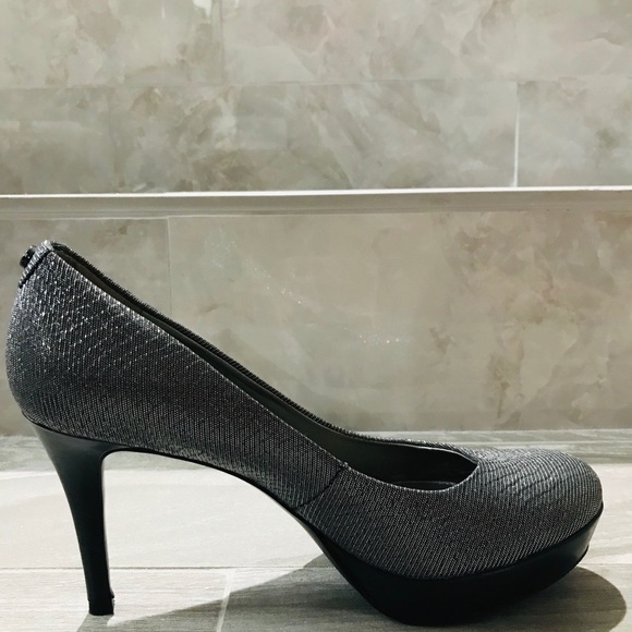 Tahari womens Grey sequin 3" heel, 1/2 platform! - Picture 3 of 5